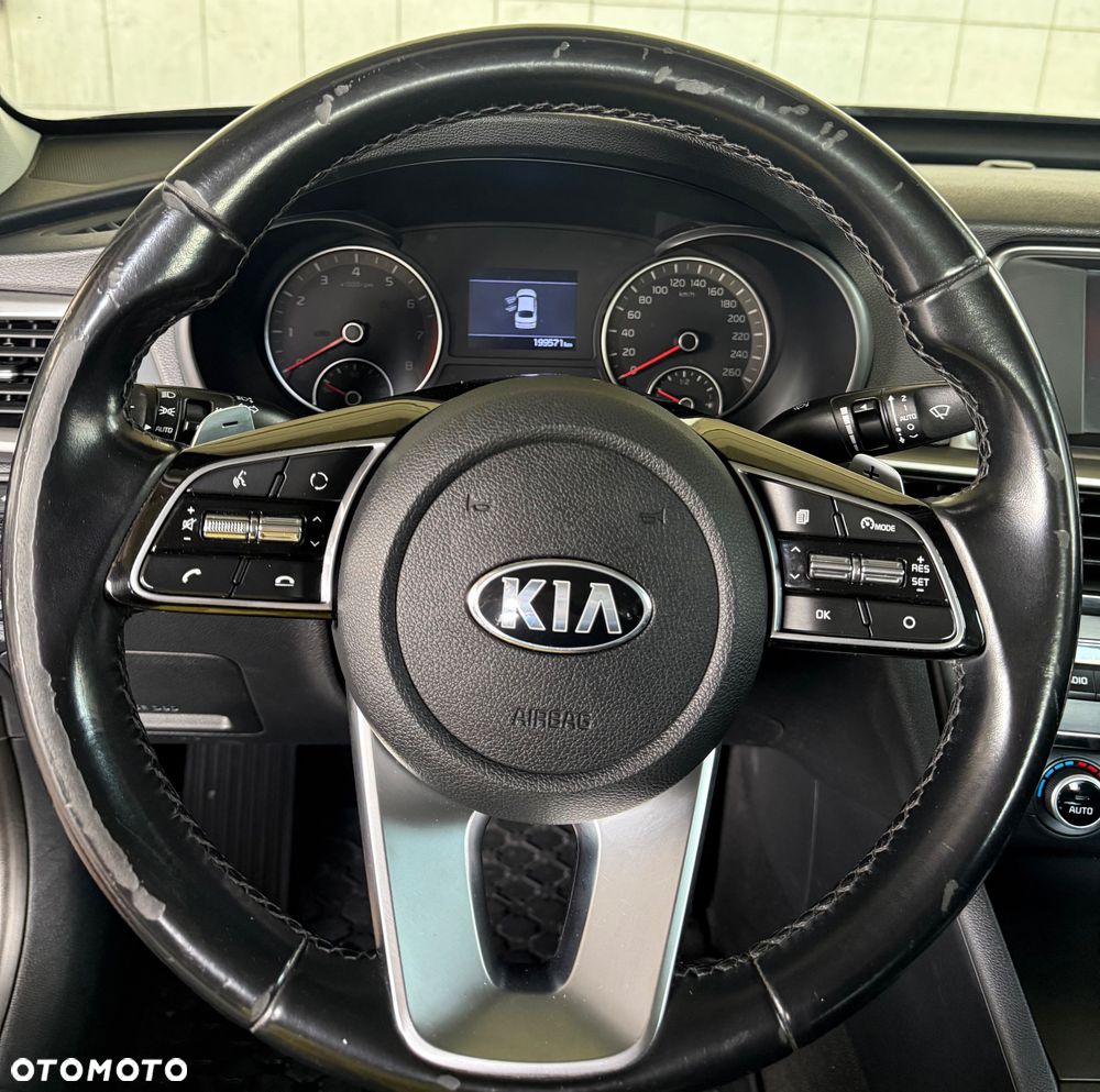 Kia Optima - 30