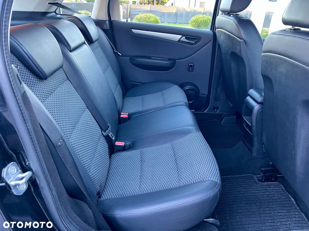 Mercedes-Benz Klasa B 200 CDI Autotronic - 17