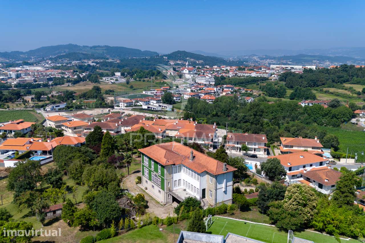 Quinta com dois artigos urbanos e um rústica com 5410 m2 junto á ci... - Grande imagem: 3/34