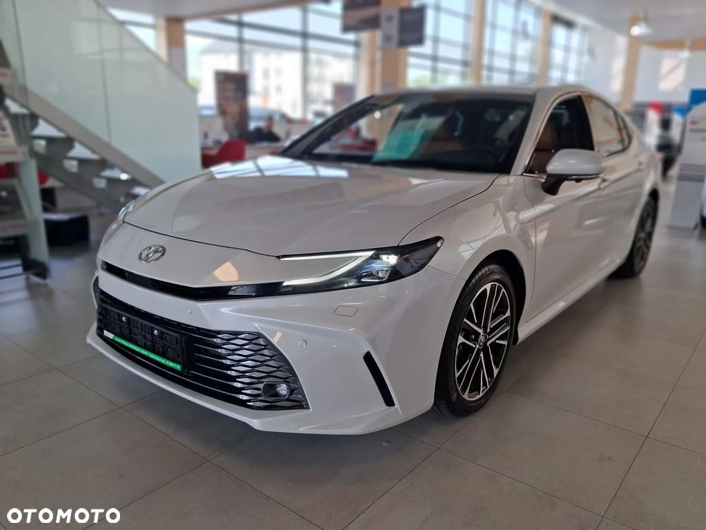 Toyota Camry 2.5 Hybrid Dynamic Force Executive e-CVT - 2