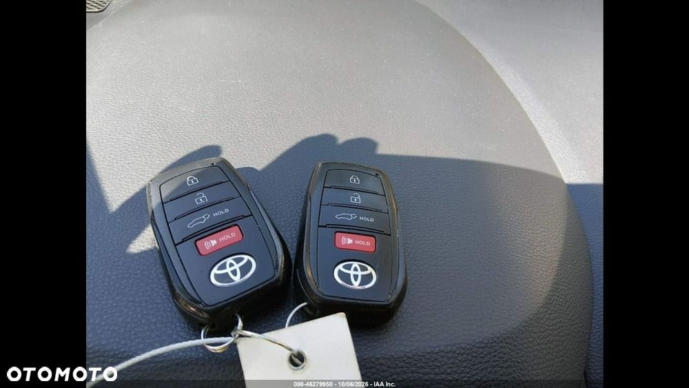Toyota Corolla Cross - 13