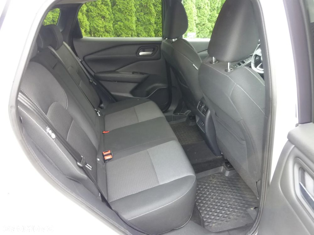 Nissan Qashqai 1.3 DIG-T N-Connecta DCT - 8
