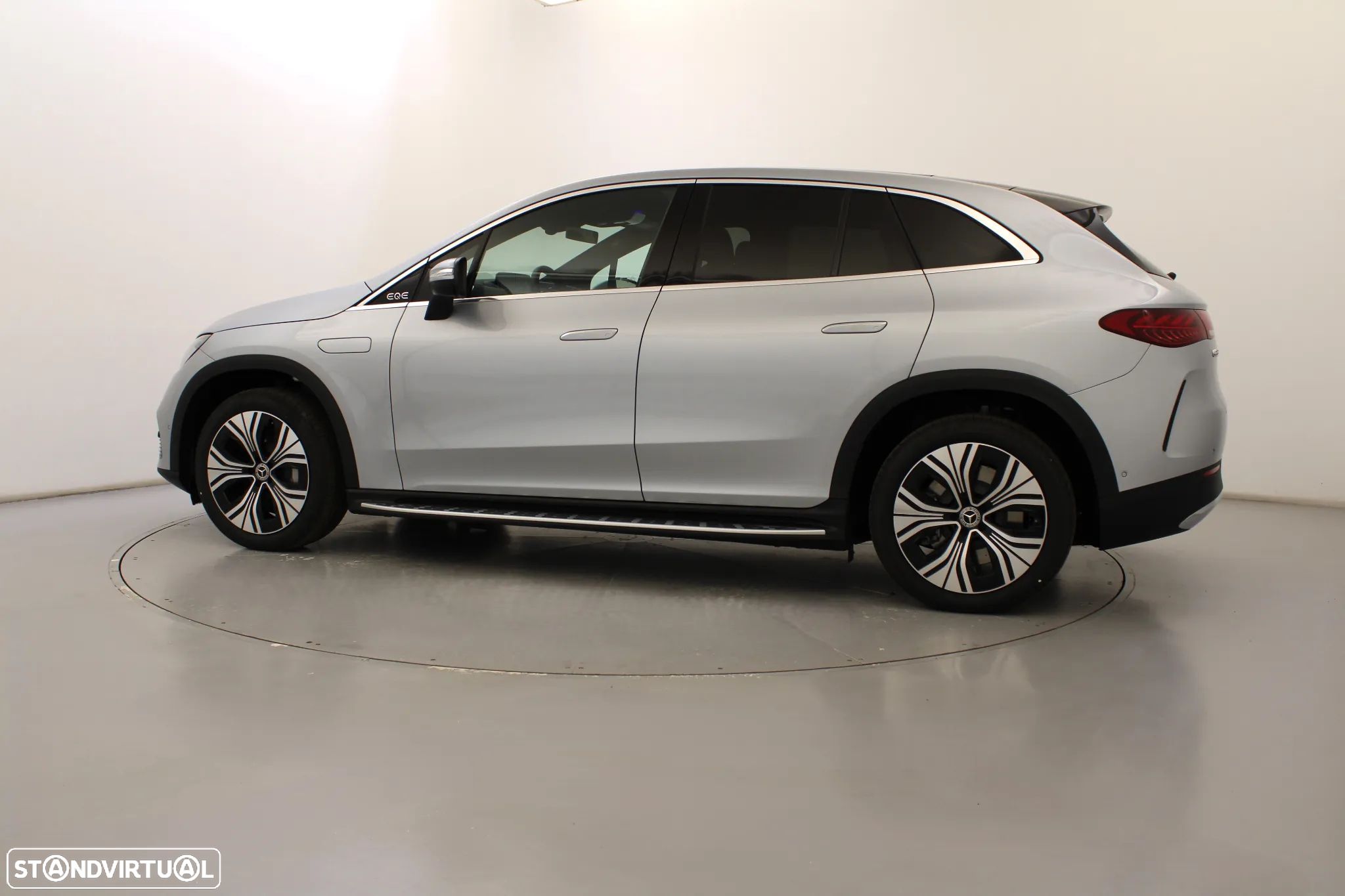 Mercedes-Benz EQE SUV 300 - 11