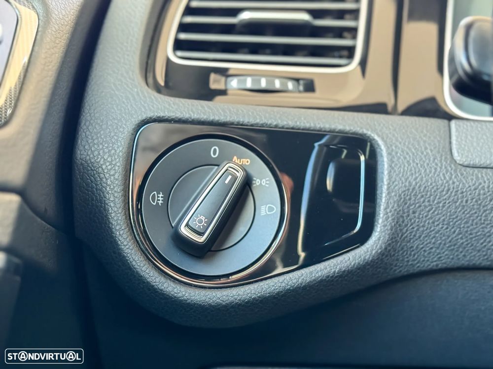 VW Golf 1.5 TSI R-Line - 21