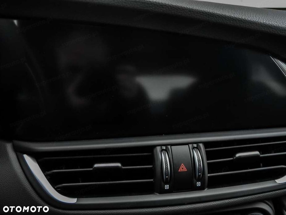 Alfa Romeo Giulia 2.2 D Turbo Veloce Q4 - 10