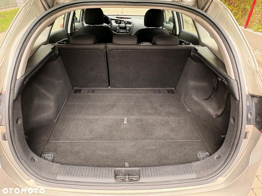 Kia Ceed 1.6 CRDi M - 10