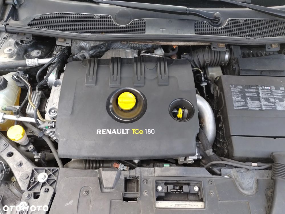 Renault Megane TCe 180 GT - 26