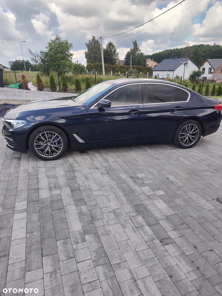 BMW Seria 5 520d xDrive M Sport Edition - 9