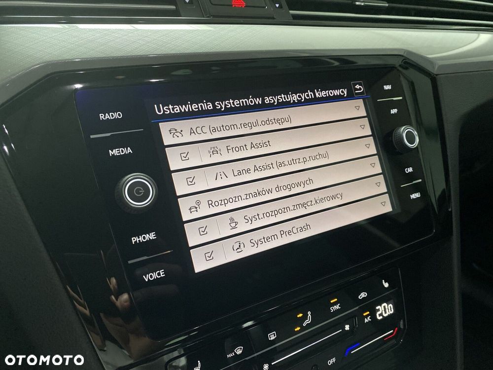 Volkswagen Passat - 19