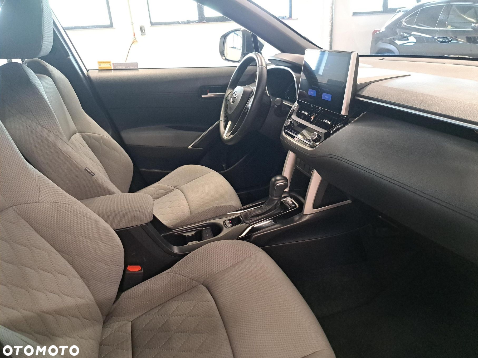 Toyota Corolla Cross 2.0 Hybrid Comfort - 9