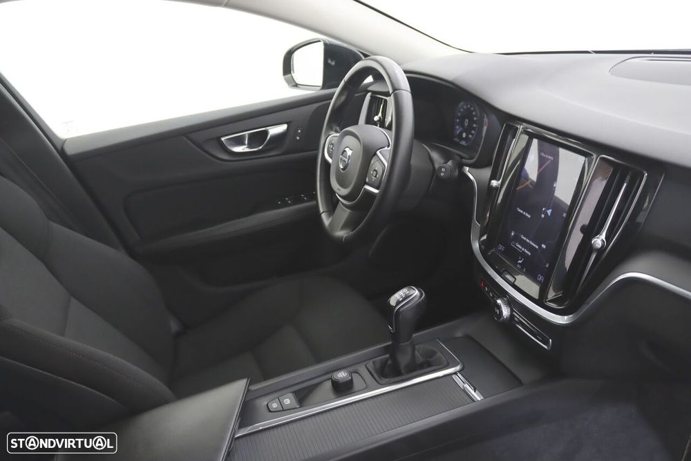 Volvo V60 2.0 D3 Momentum - 5