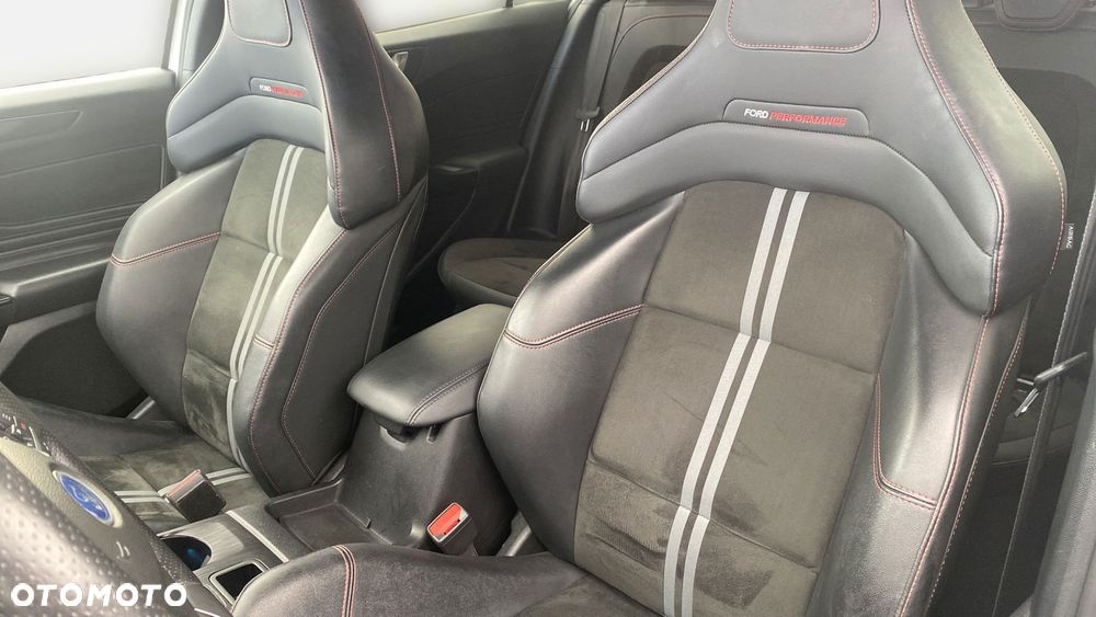 Ford Focus 2.3 EcoBoost ST X - 11