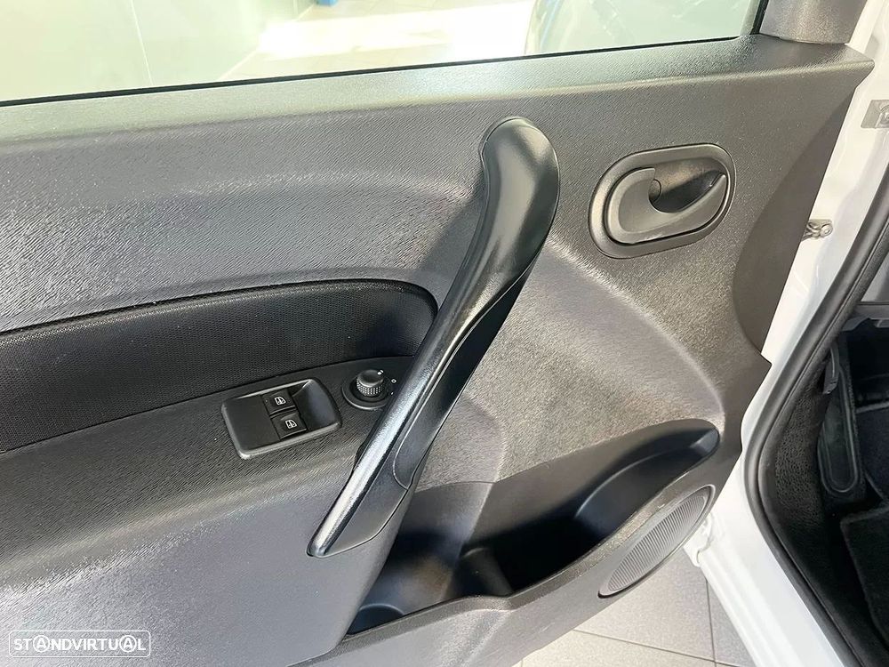 Renault Kangoo Z.E. 33 - 17