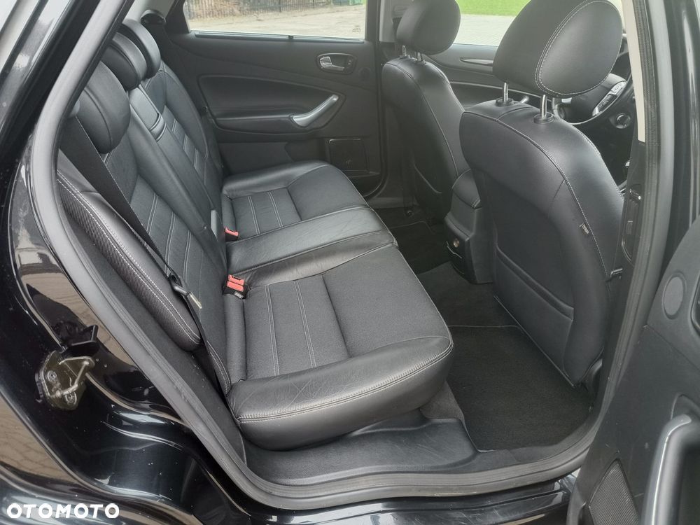 Ford Mondeo 2.5 Titanium - 22