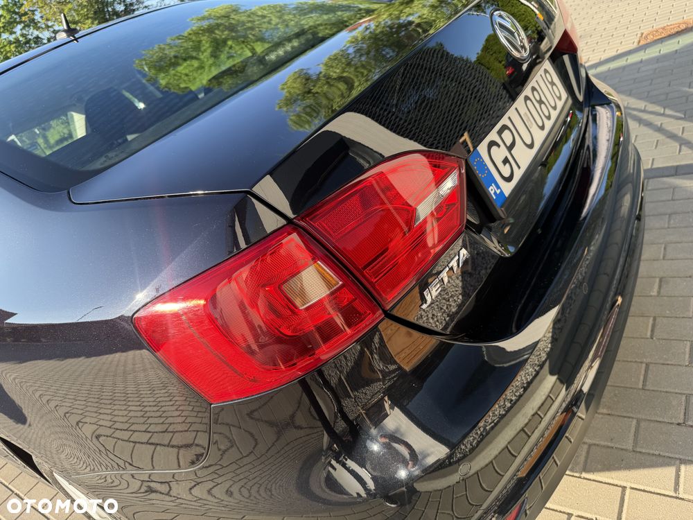Volkswagen Jetta 1.6 TDI Comfortline - 11