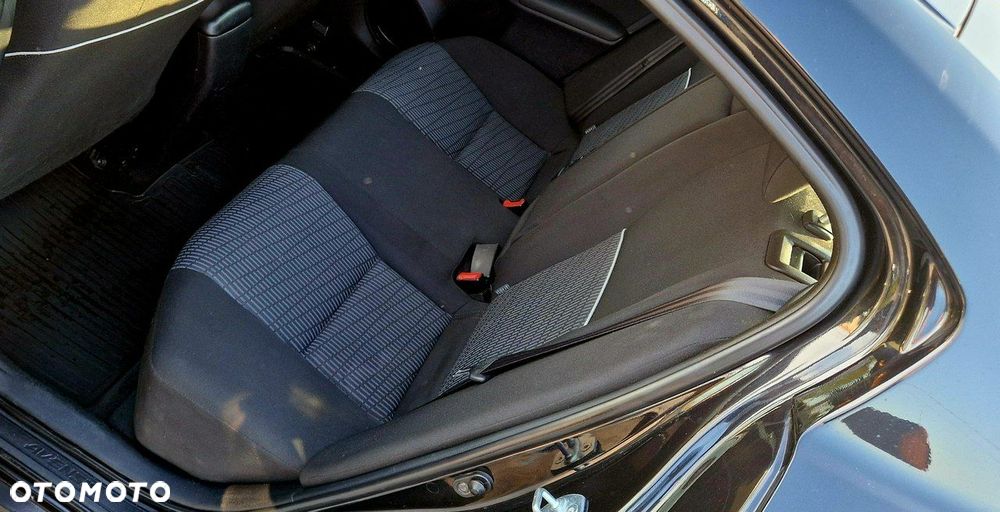 Toyota Avensis 2.0 D-4D Sol - 22