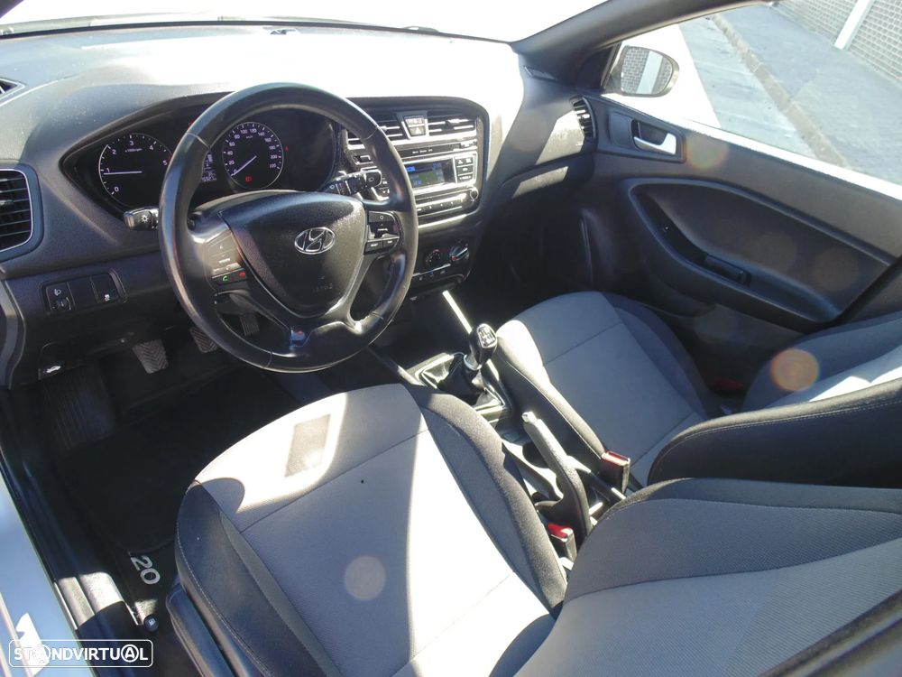 Hyundai i20 1.1 CRDi Access Plus - 21
