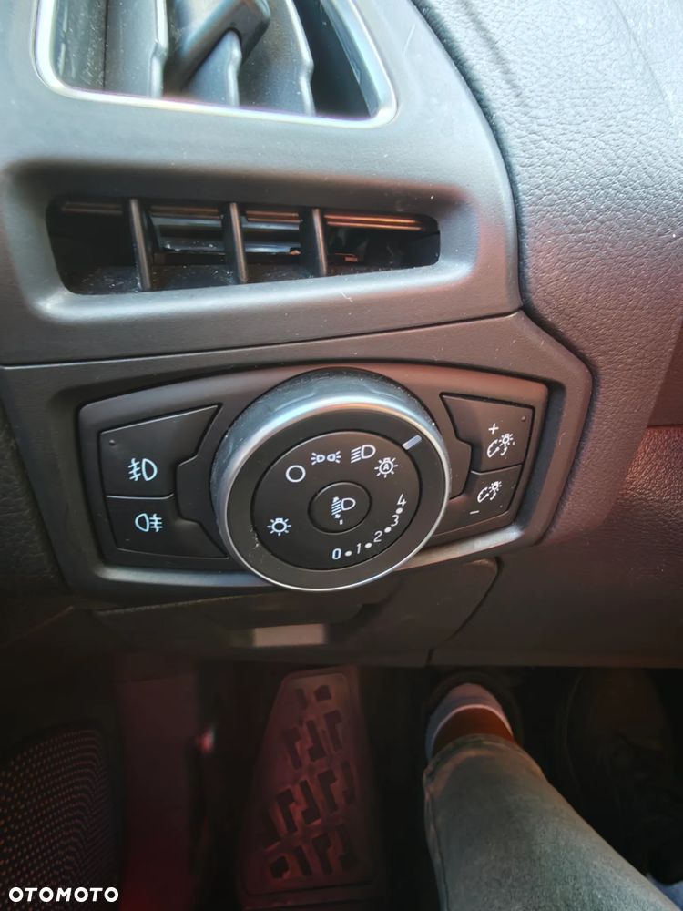 Ford Focus 1.0 EcoBoost Titanium - 22