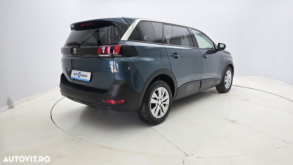 Peugeot 5008 - 8