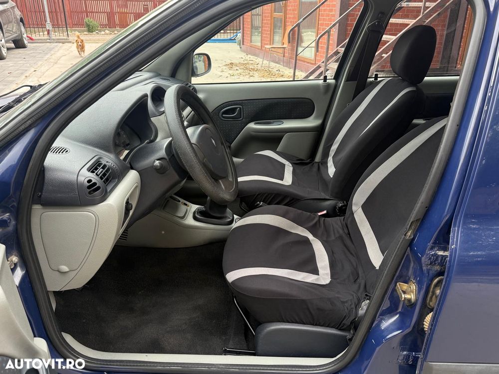 Renault Clio - 6