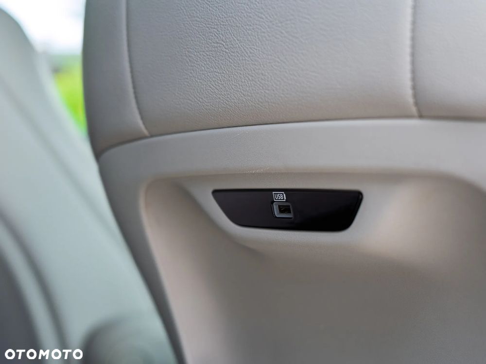 Chrysler Pacifica - 16