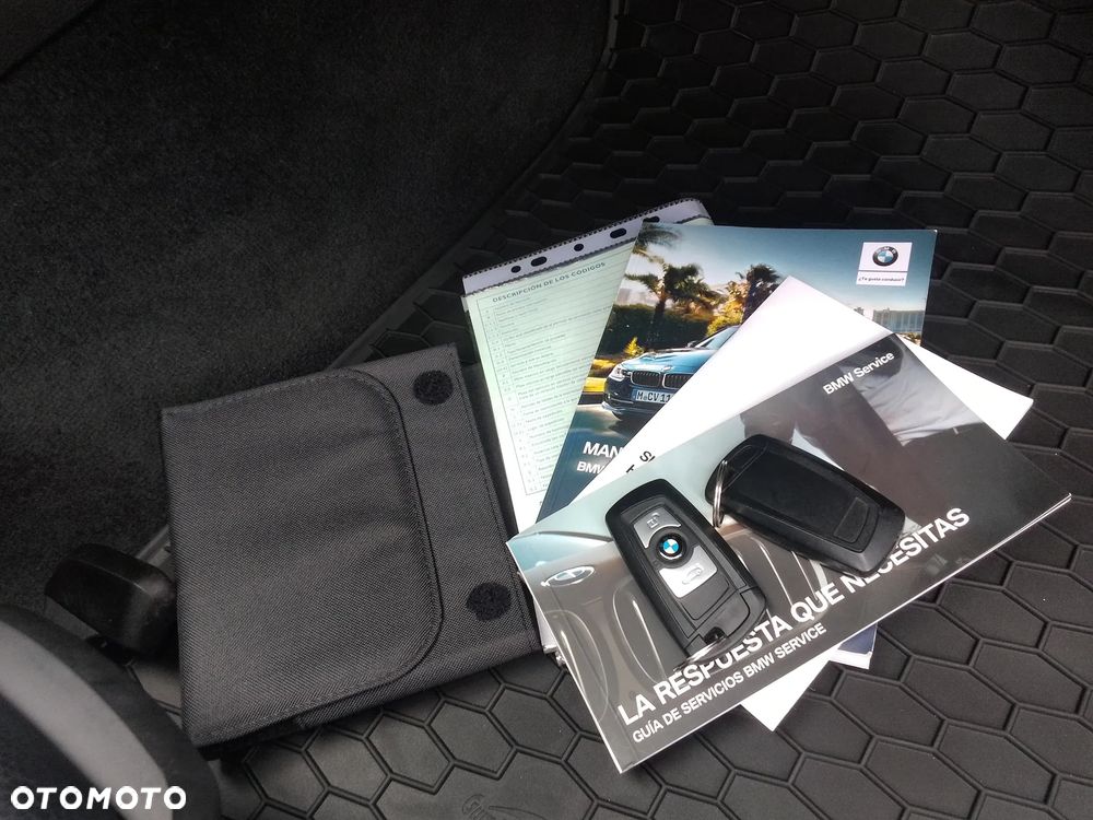 BMW Seria 3 318d Edition M Sport Shadow - 31