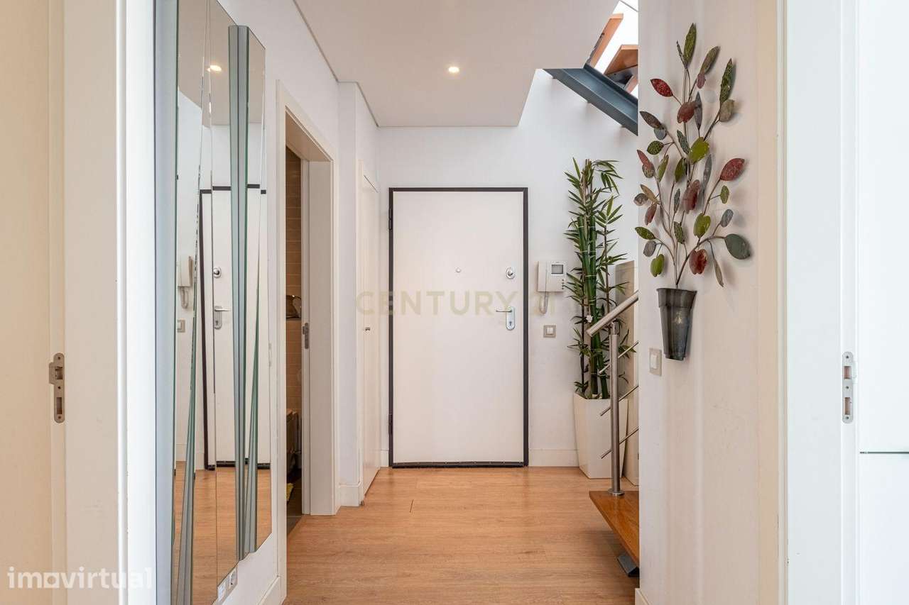 Apartamento Exclusivo T3 Duplex - Condomínio Quinta da Trindade - Grande imagem: 3/46