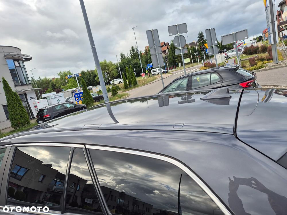 Toyota Avensis 1.8 Premium - 21