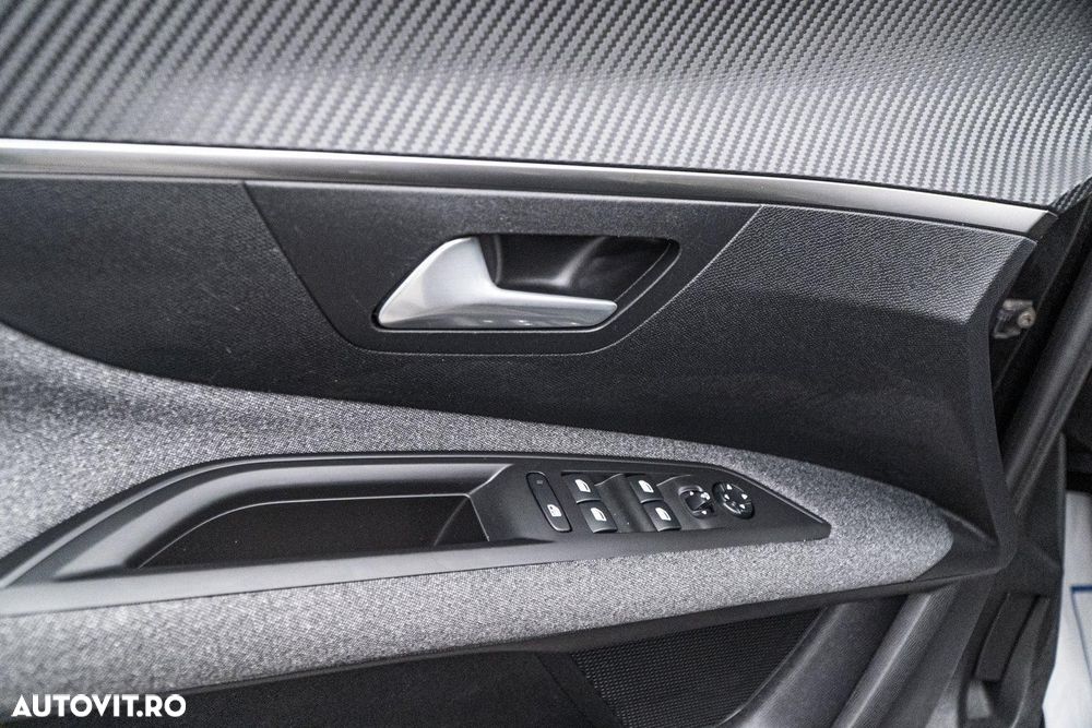 Peugeot 3008 1.2 PureTech 130 BVM6 Allure Pack - 27