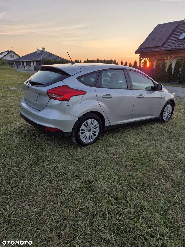 Ford Focus 1.6 Trend - 5