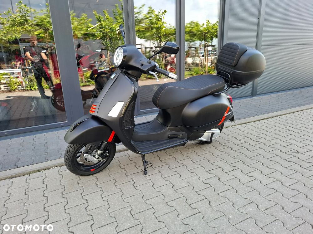 Vespa GTS - 7