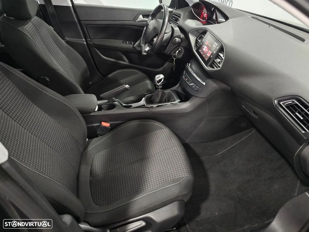 Peugeot 308 1.5 BlueHDi Style - 23
