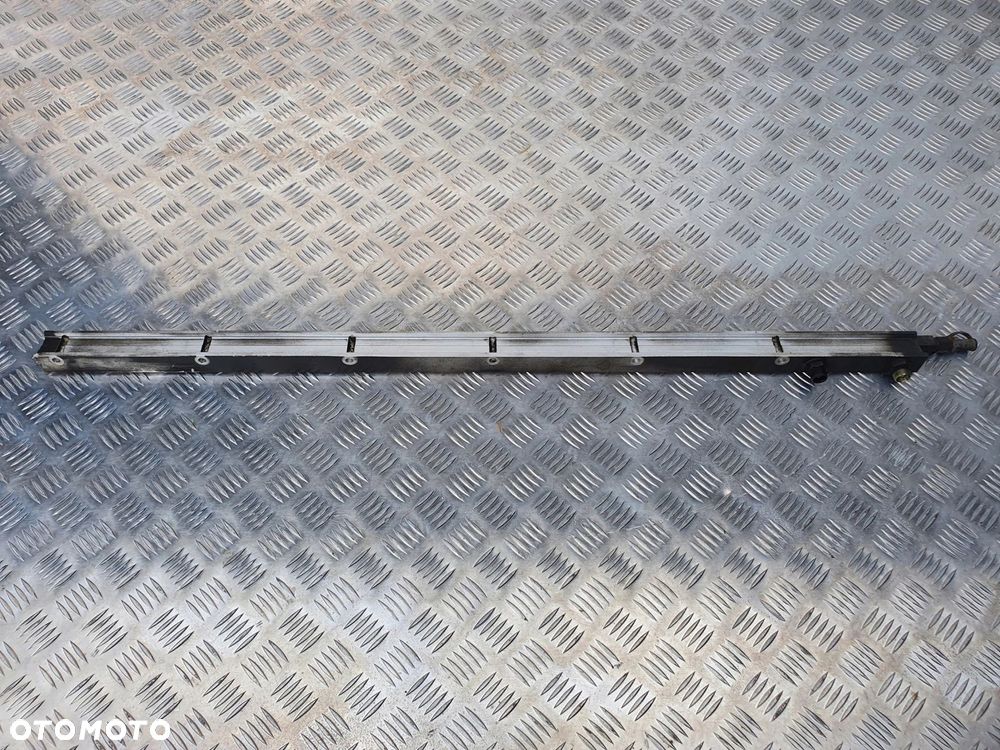 LISTWA PALIWOWA SCANIA R S - 1