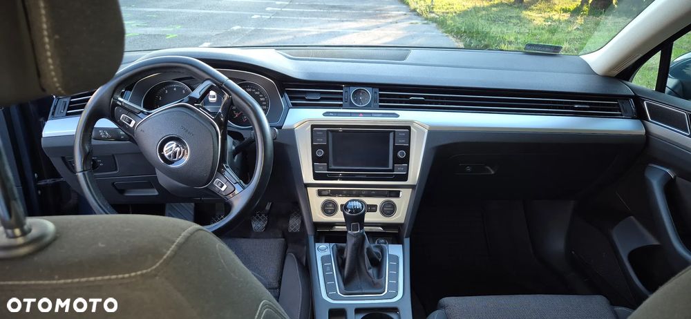 Volkswagen Passat - 9