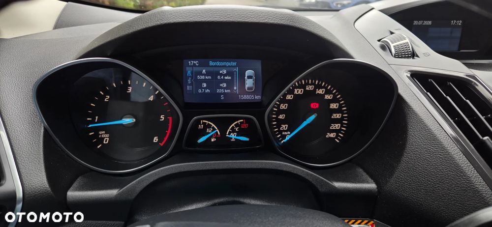 Ford Kuga 2.0 TDCi 2x4 Titanium - 24