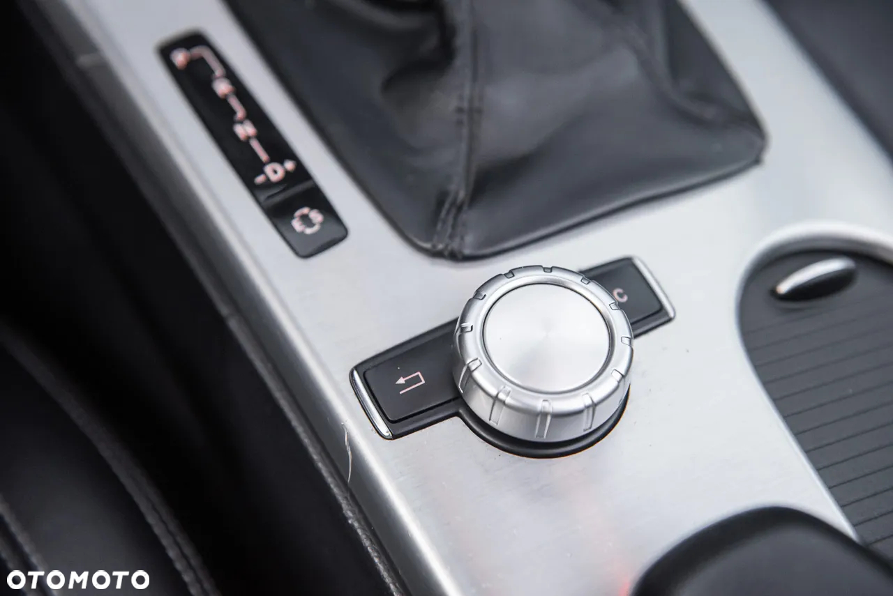 Mercedes-Benz SLK 200 (BlueEFFICIENCY) 7G-TRONIC CarbonLOOK Edition - 25