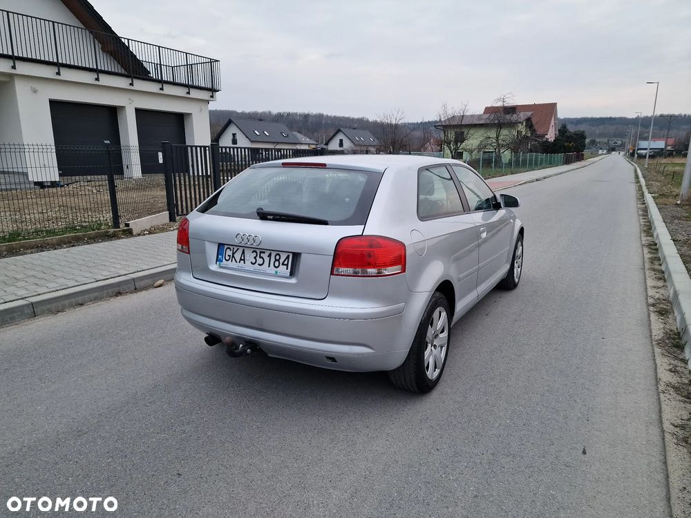 Audi A3 3-drzwiowe 1.6 Ambition - 3