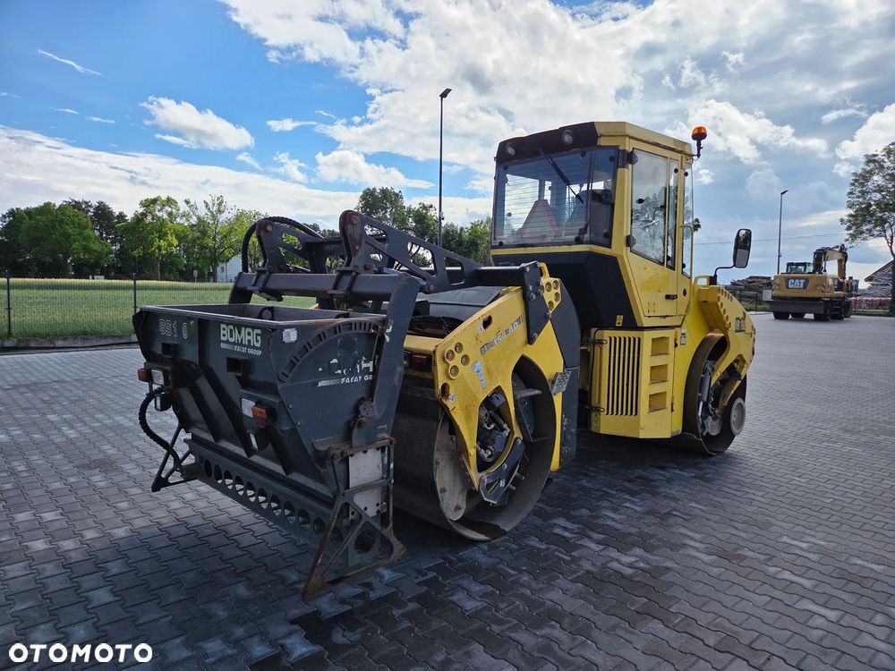 Bomag 154 AD Rozsypywacz do grysu - 4