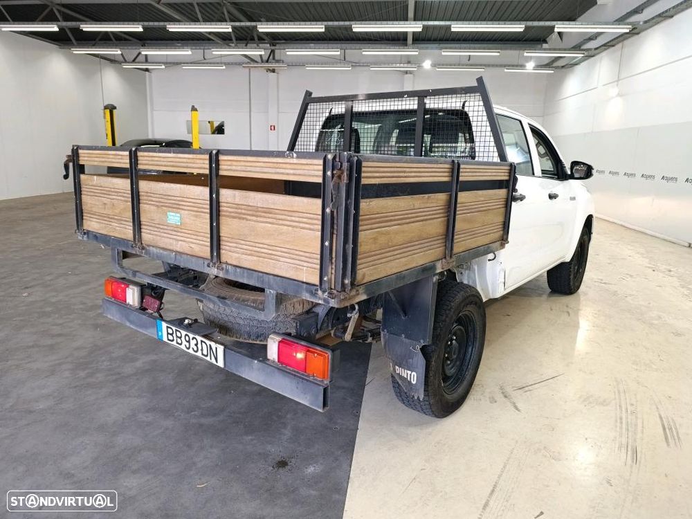 Toyota HILUX 2.4 D-4D 4WD CD - 3