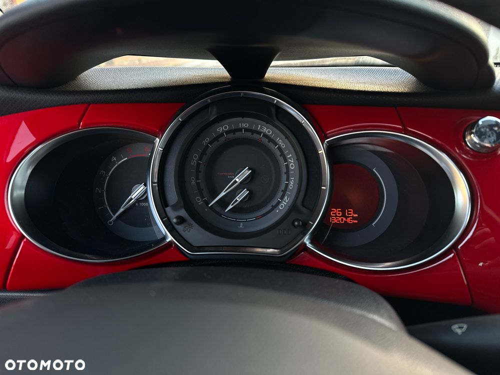 Citroën DS3 HDi 110 FAP SportChic - 12