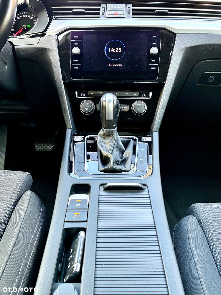 Volkswagen Passat 2.0 TDI EVO Business DSG - 11