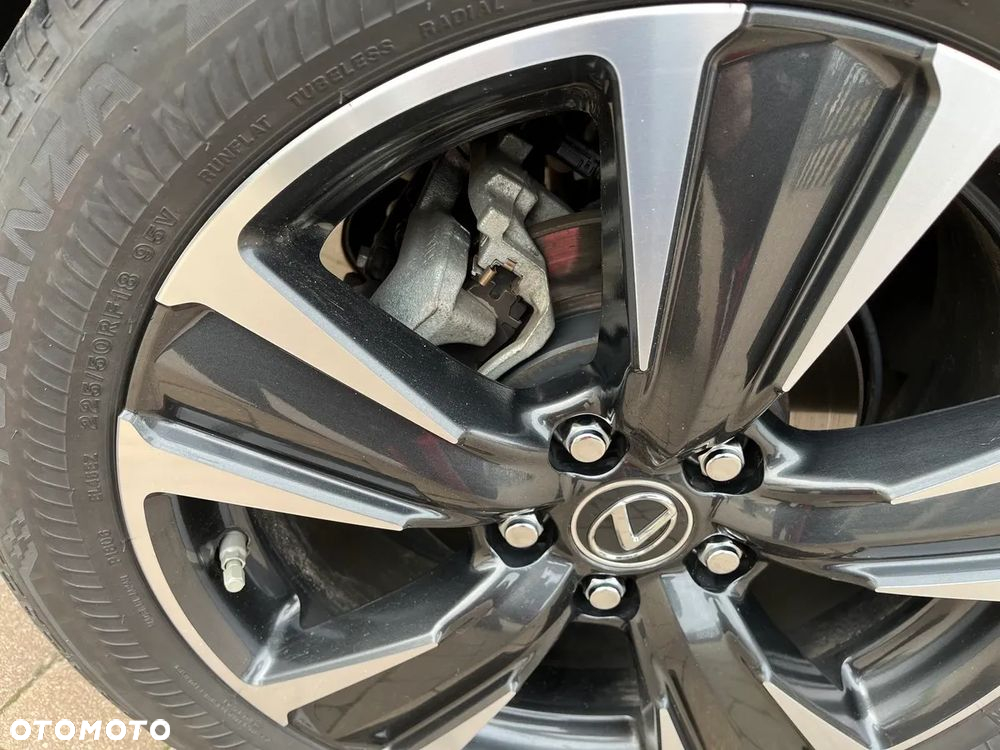 Lexus UX 250h (E-FOUR) Executive Line - 28