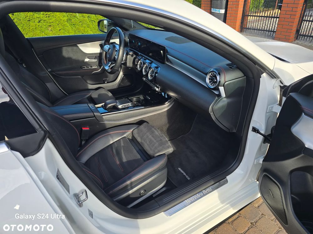 Mercedes-Benz CLA 200 7G-DCT AMG Line Advanced Plus - 24