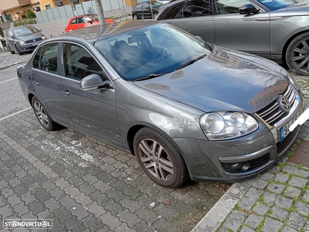VW Jetta 1.9 TDi Confortline - 3
