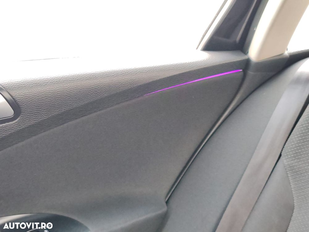 Volkswagen Passat - 19