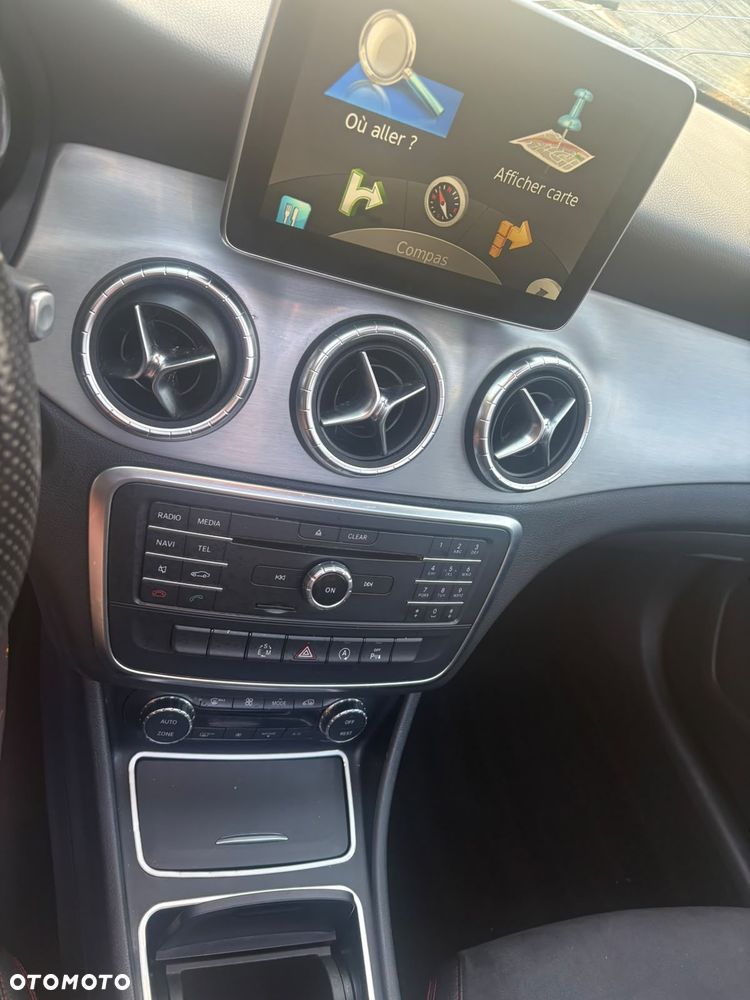 Mercedes-Benz CLA 200 d 7G-DCT AMG Line - 16