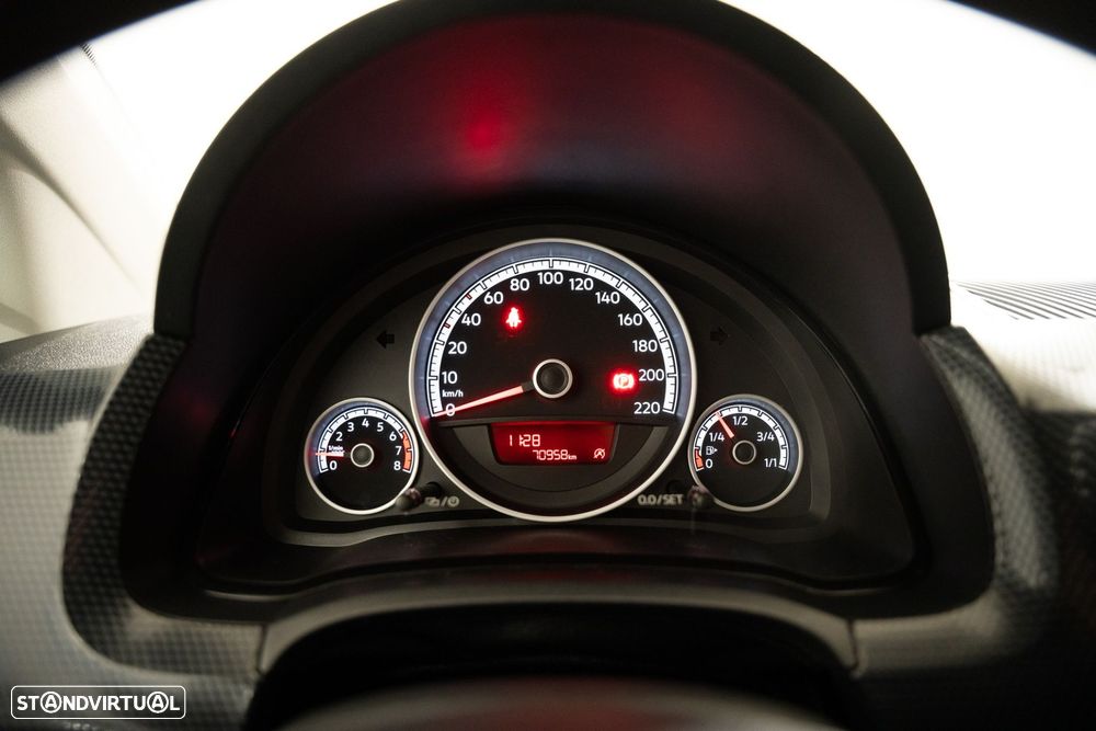 VW Up! 1.0 Move - 11