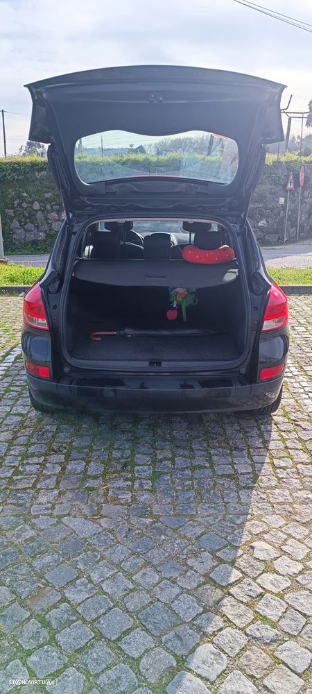 Renault Clio Sport Tourer - 12