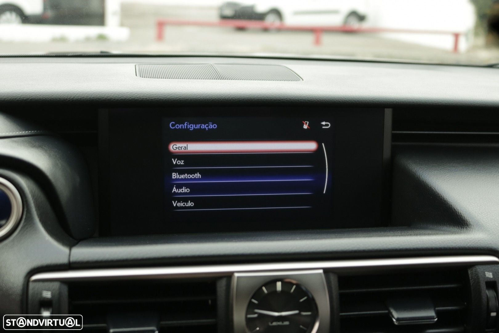 Lexus IS 300H Executive - 53