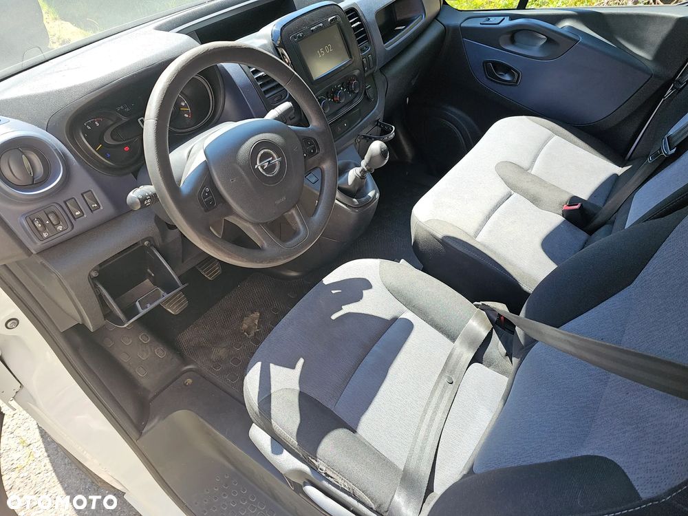 Opel Vivaro - 10